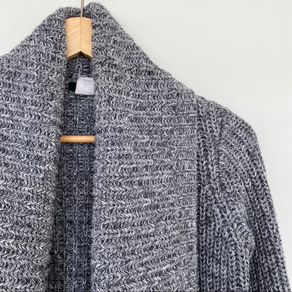 J. Crew 💯 cotton knit cardigan - Picture 3 of 7
